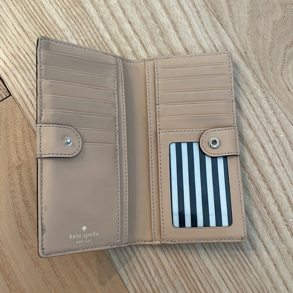 Kate Spade wallet - Blush/Nude and Black - Great condition - Picture 4 of 4
